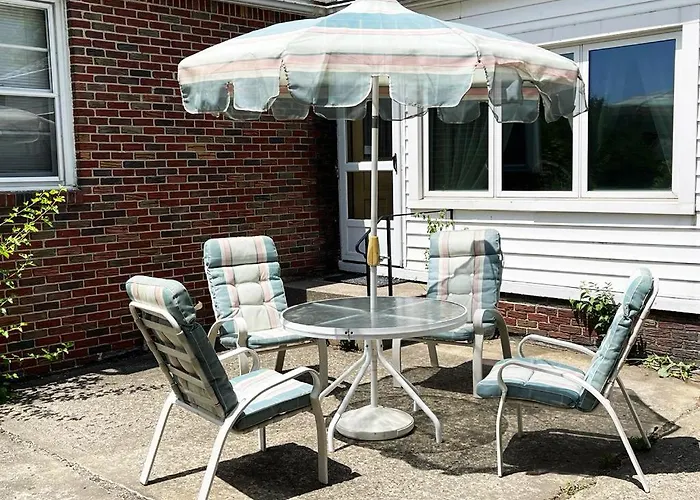 Entire Home In Buffalo - 6 Guests 3 Bedroom 1 Bath - Convenient Location - 25Min To Niagara Falls