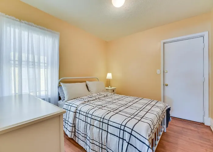 ~ 8 Mi From Canalside! Buffalo Vacation Rental