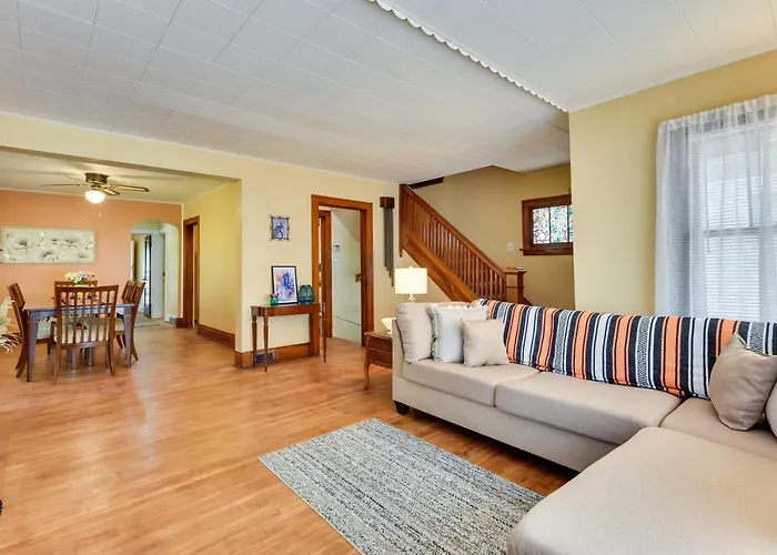 ~ 8 Mi From Canalside! Buffalo Vacation Rental