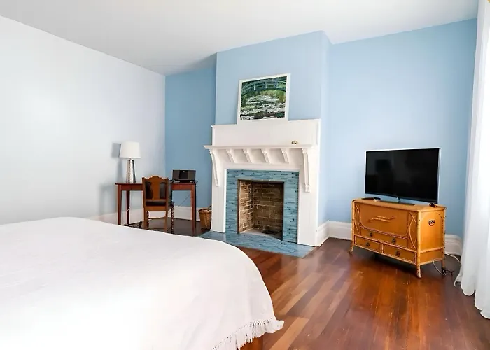 Summer Street Guest House